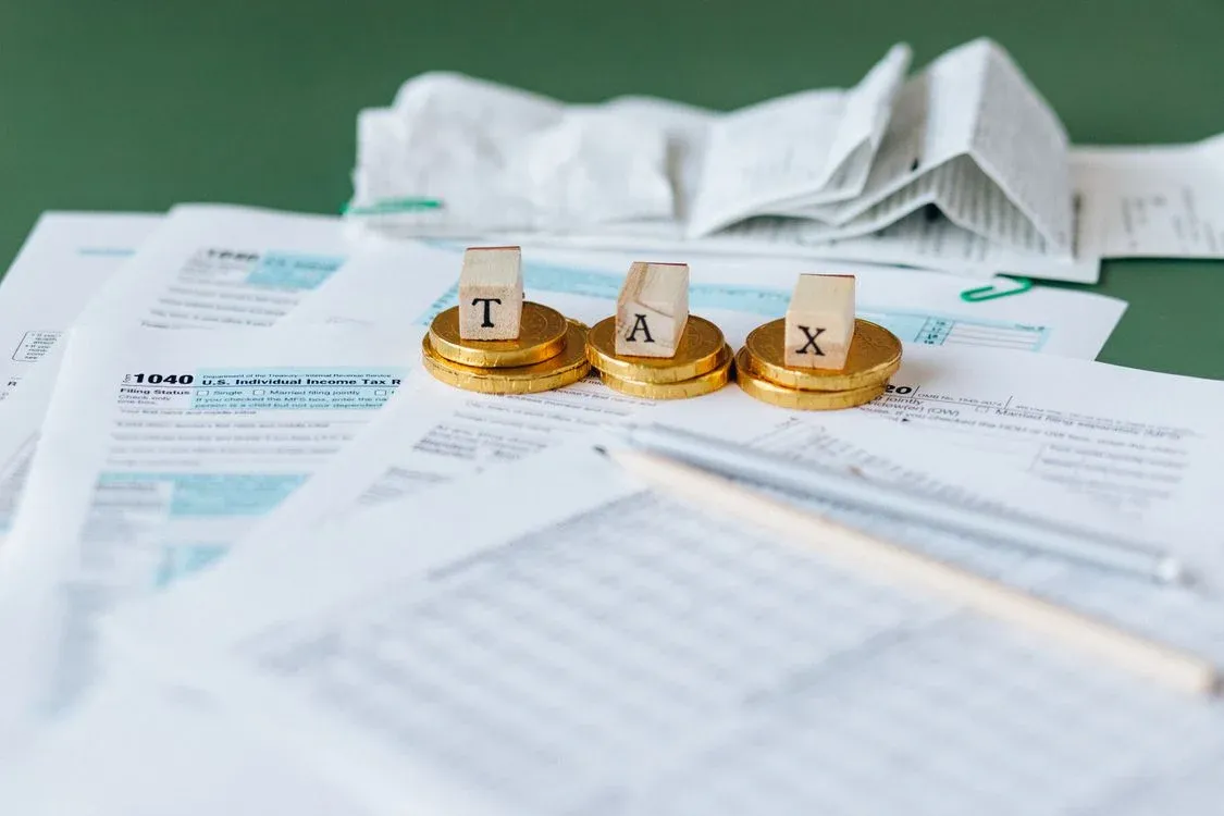 Comparison illustration of ACA marketplace dental coverage versus stand-alone dental insurance