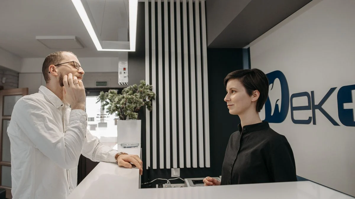 A dental office visit, representing switching to an alternative carrier after a dentist drops Delta Dental